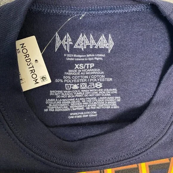 Def Leppard Womens Size X-Small Dark Blue Crewneck Sweatshirt Rock Band‎ Animal - Picture 3 of 6